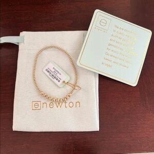 ENewton Dignity beaded bliss gold 4mm bracelet